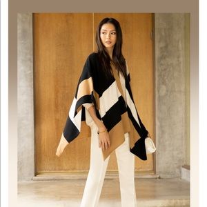 NEW ParrishLA Stevie Poncho CUTE 🥰